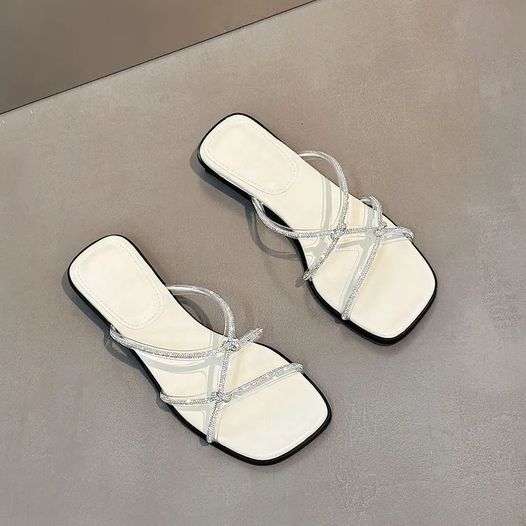 水钻平底拖鞋女2025新款夏外穿时尚配裙子百搭软底法式小凉拖沙滩