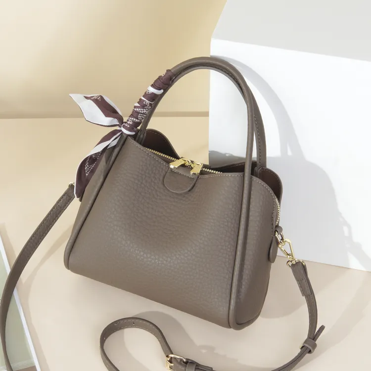 菜篮子头层牛皮手提斜挎女包大容量2025轻奢高级感单肩包潮流百搭