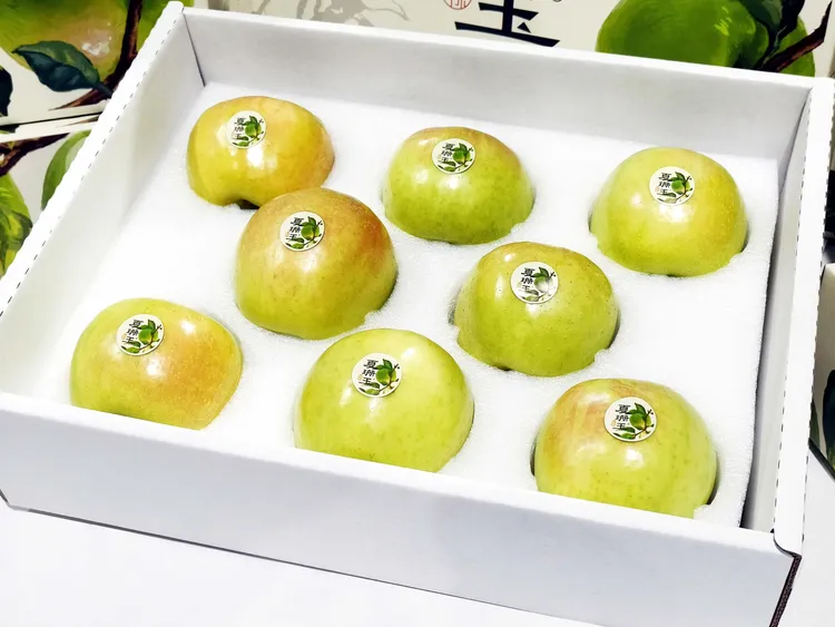 夏珊玉苹果 8果/箱 农场直发 自产应季苹果 新鲜采摘 纯粹自然