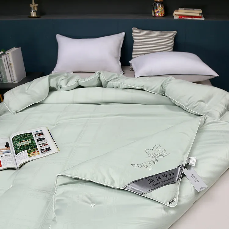 【200*230cm 约6斤】欧式蝴蝶烫钻工艺贡缎提花蚕丝棉被春秋冬被