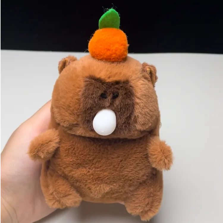 怪叫吹泡泡卡皮巴拉毛绒钥匙挂件