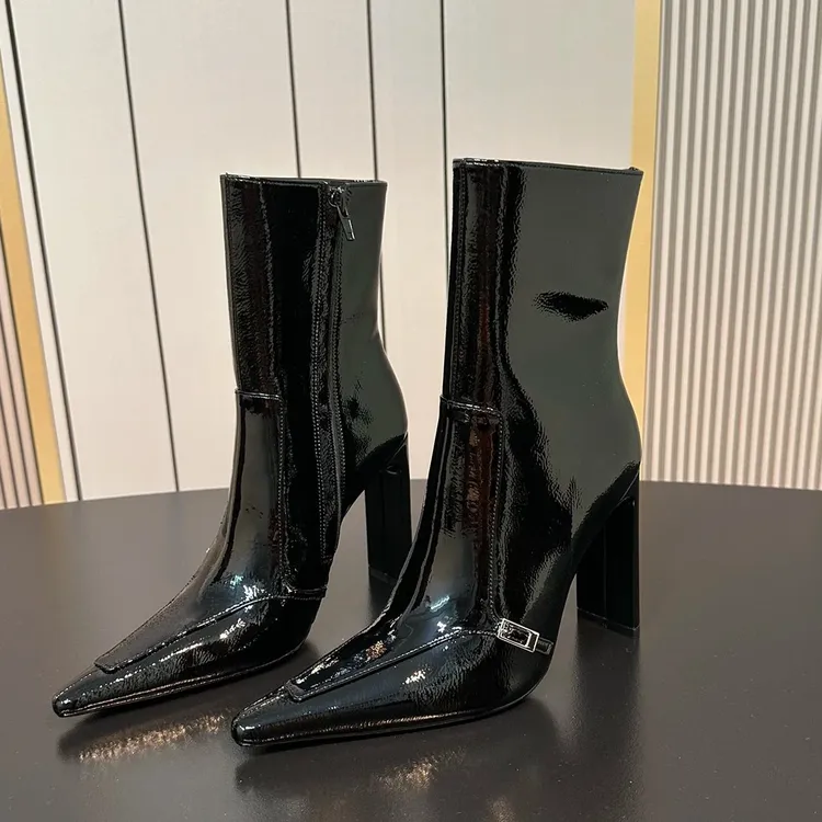 2025秋冬新款黑色粗跟尖头高跟鞋高跟短靴裸靴靴子女