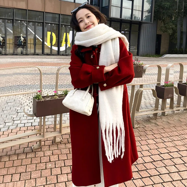 红色大衣女中长款2025冬季新款娃娃领结婚小个子宽松加厚呢子外套