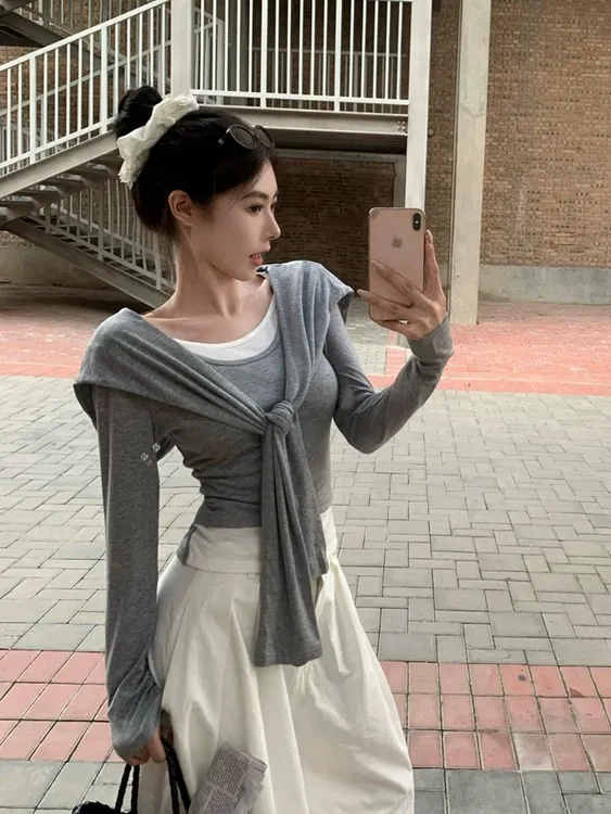 辣妹修身减龄假两件灰色拼接长袖上衣T恤搭配显瘦披肩两件套装女