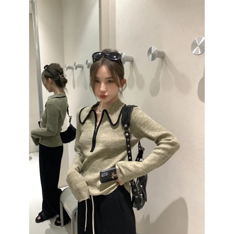 2023早春新款设计感打底衫女洋气内搭长袖上衣显瘦翻领套头通勤