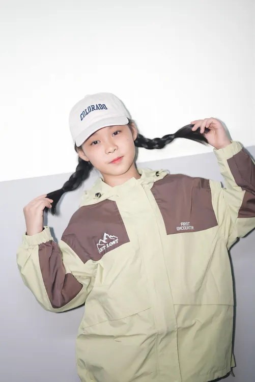 2024新款外套春秋款男孩女孩中大童秋装冲锋衣儿童秋季炸街潮童装