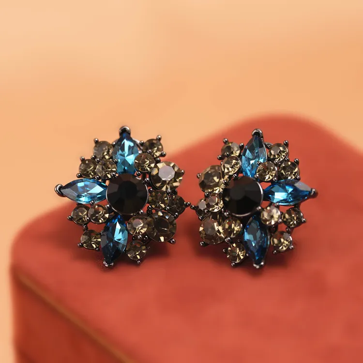 铜合金合成锆石耳饰 花朵耳钉新款2025法式复古高级感轻奢耳环ins