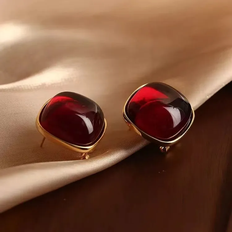 铜合金树脂耳饰 2025新款网红复古轻奢酒红色几何方形暗红色耳钉