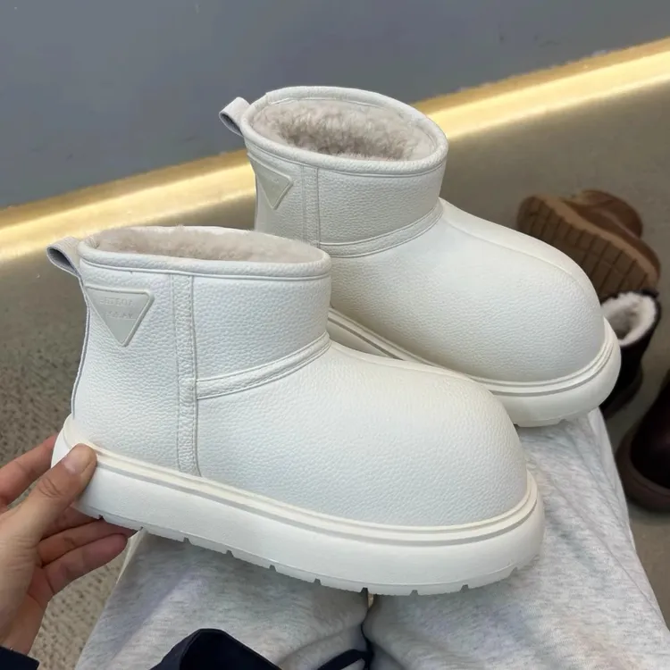 卡皮巴拉小海豚雪地靴女潮2025冬新款加厚保暖棉鞋大头一脚蹬短靴