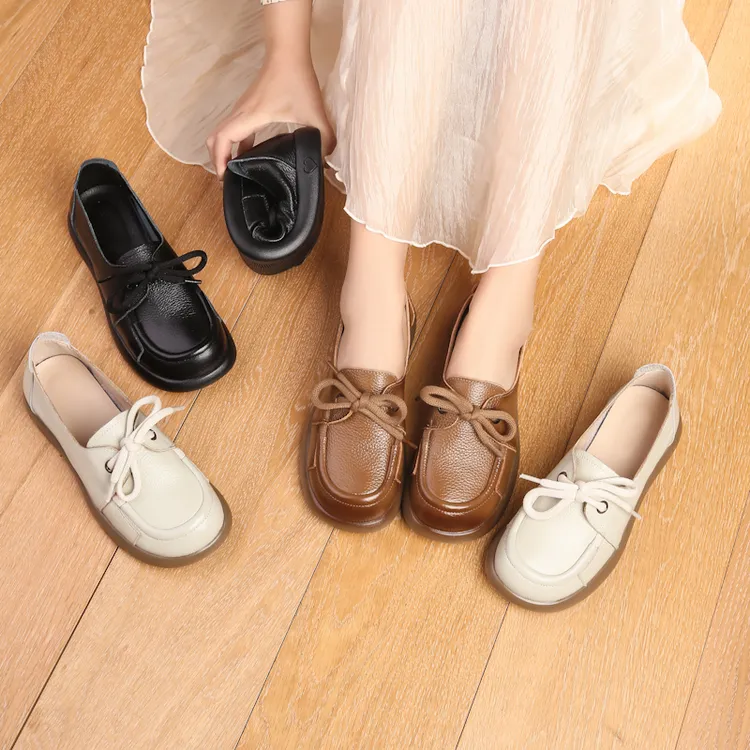 春秋真皮软底妈妈鞋中老年女鞋圆头防滑舒适皮鞋平底低跟休闲皮鞋