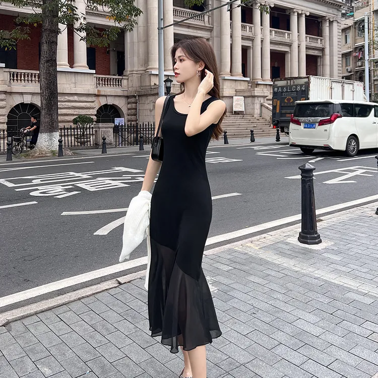 莫代尔连衣裙女2025春夏季背心长裙拼雪纺小黑裙修身打底吊带裙子