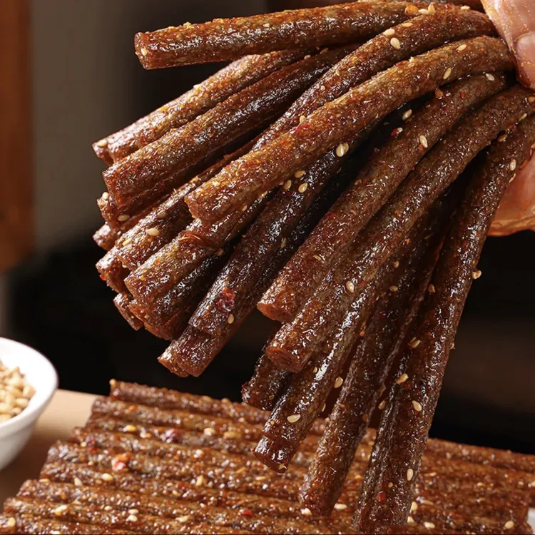 大长筋辣条儿时解馋香辣魔鬼辣网红爆款校园零食小时候的味道