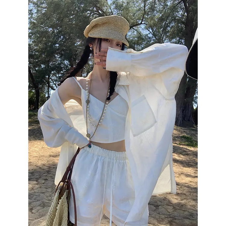 2024夏季新中式高级感提花防晒长袖衬衫女超好看V领吊带休闲短裤