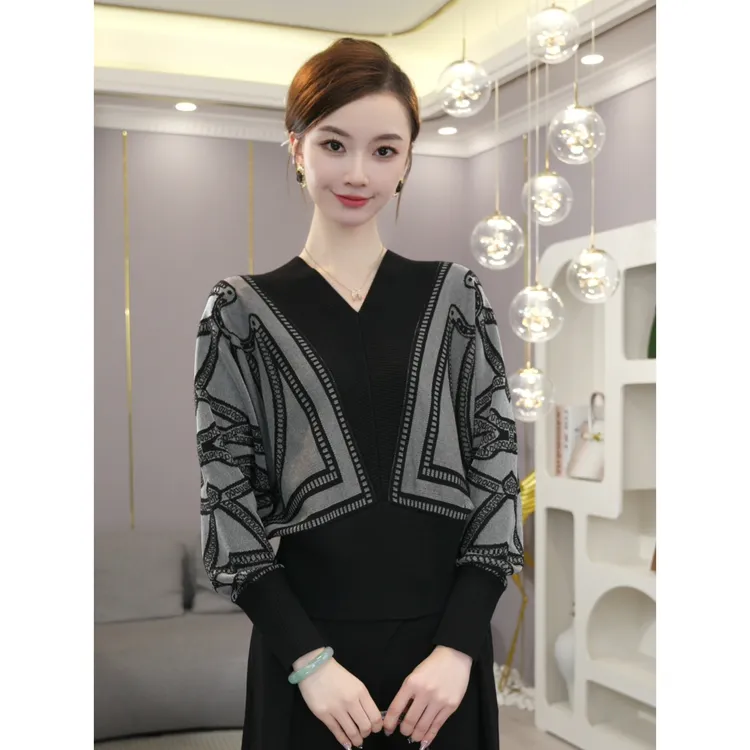 唐熹2025秋冬款品质女装【ZM24-Q610】含绵羊毛百搭宽松V领毛衣女士