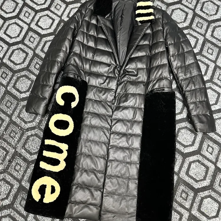 2025秋冬时尚女款真皮外套 库存微瑕疵 完美主义者勿拍