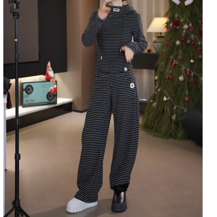 设计磨毛保暖层次高领帽衫+长裤套装LK2500766