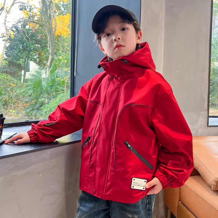 儿童装男童秋装外套春秋款冲锋衣2025新款中大童红色夹克男孩痞帅