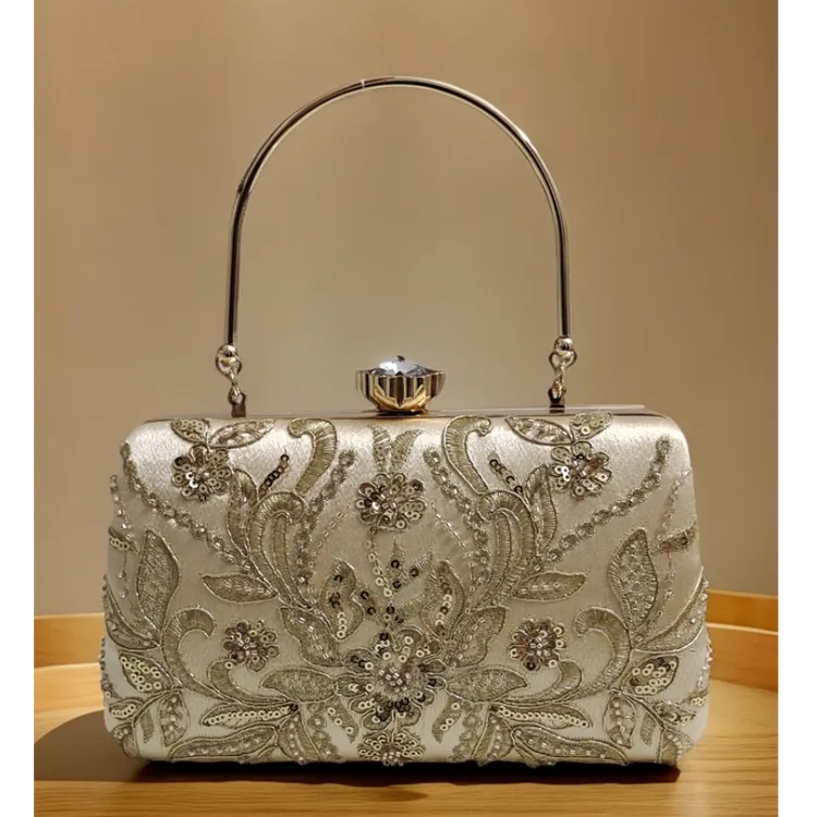 新中式旗袍手提包2024新款国风珠绣包喜妈妈婚宴包重工宴会手拎包