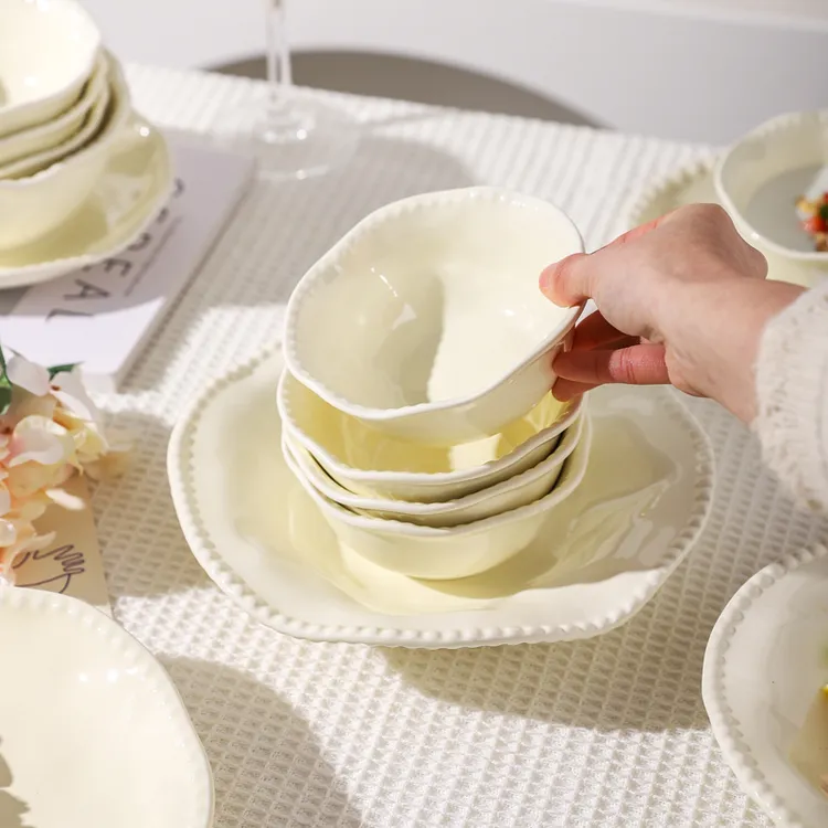 川岛屋奶油风陶瓷盘子菜盘家用2024新款特别好看的餐盘高级感餐具