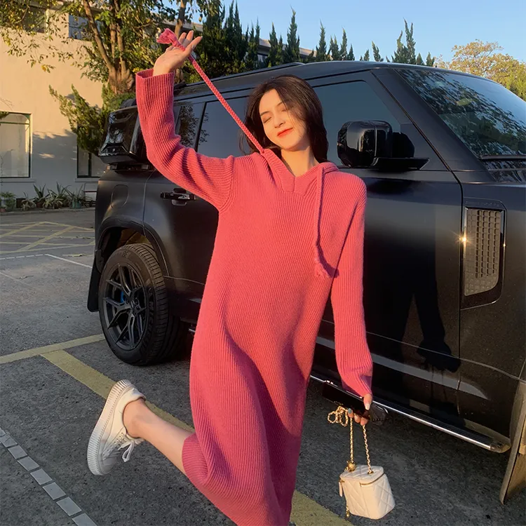 超好看粉色加厚针织连衣裙女秋冬法式宽松慵懒风长款连帽毛衣裙子