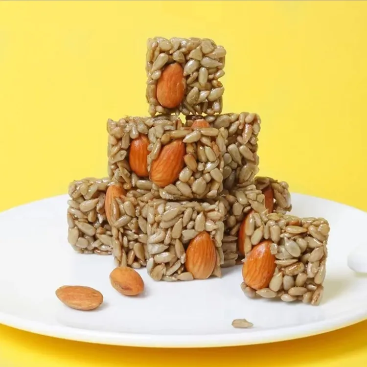 【50包】巴旦木瓜子仁香酥葵花籽仁坚果网红休闲小零食干果瓜子酥