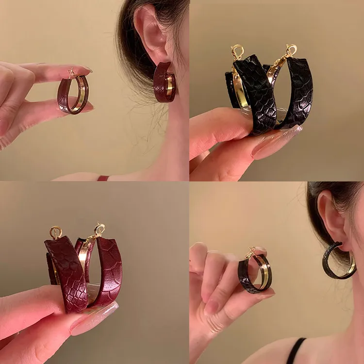 卿本佳人~红色皮革圈圈耳环女秋冬氛围感耳钉气质耳饰5513