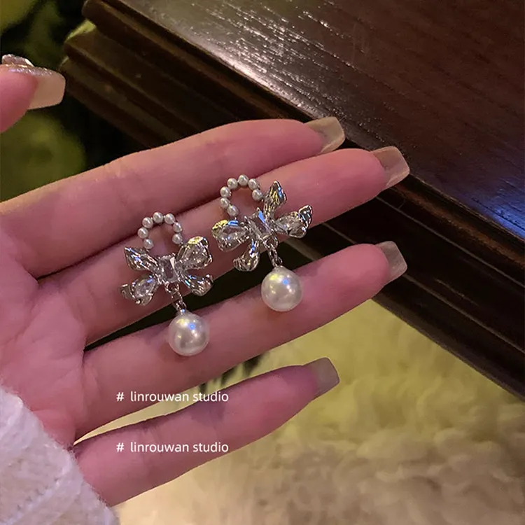 蝴蝶结耳环女新款独特银针耳钉时尚高级感小众复古设计耳饰1451