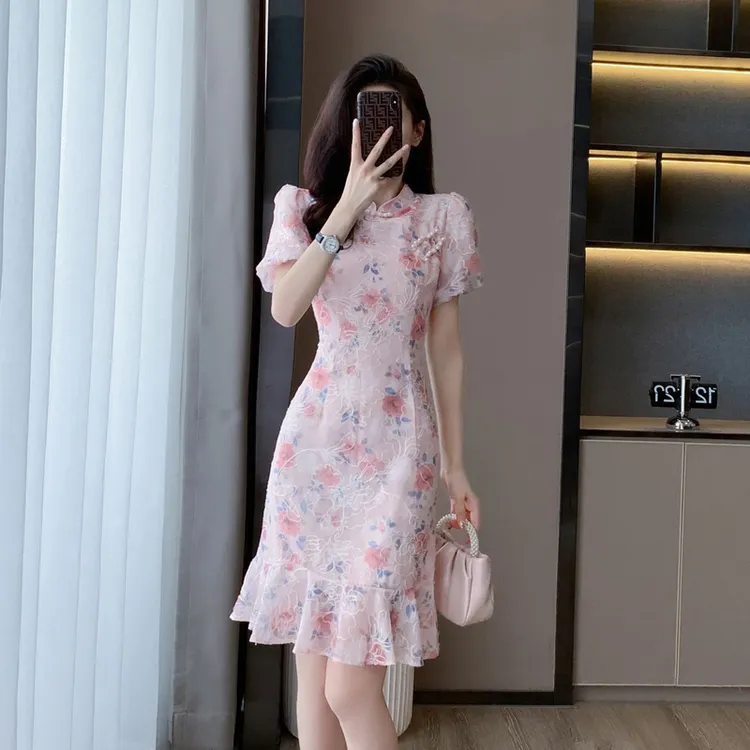 中国风短款气质蕾丝绣花夏季法式收腰修身显瘦甜美短款碎花连衣裙