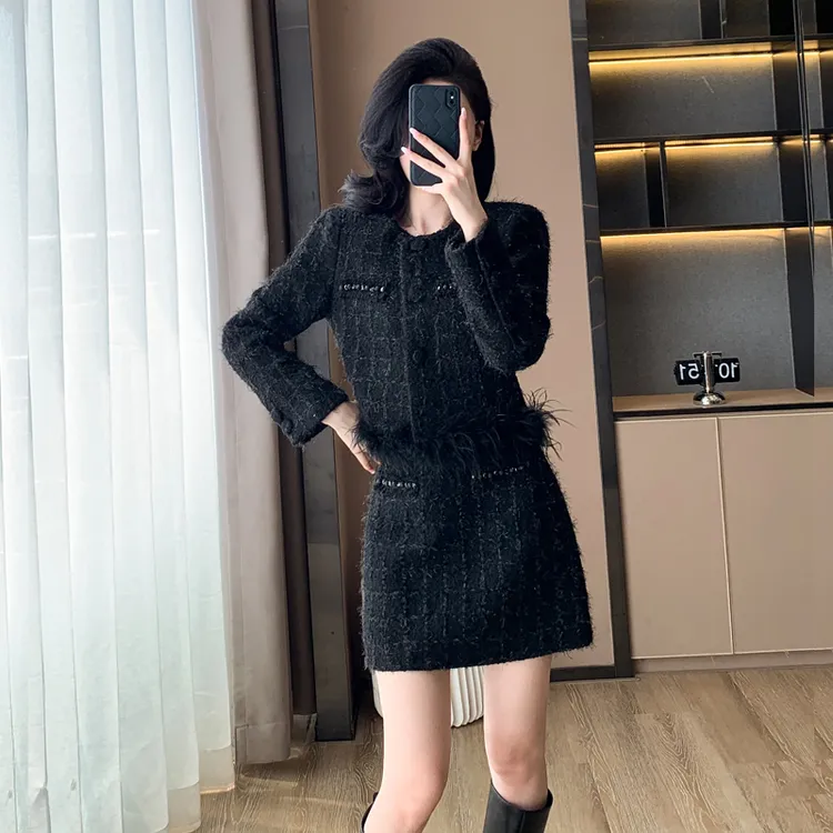 秋冬黑色小香风显瘦套装新款高级感气质名媛粗花呢羽毛流苏两件套