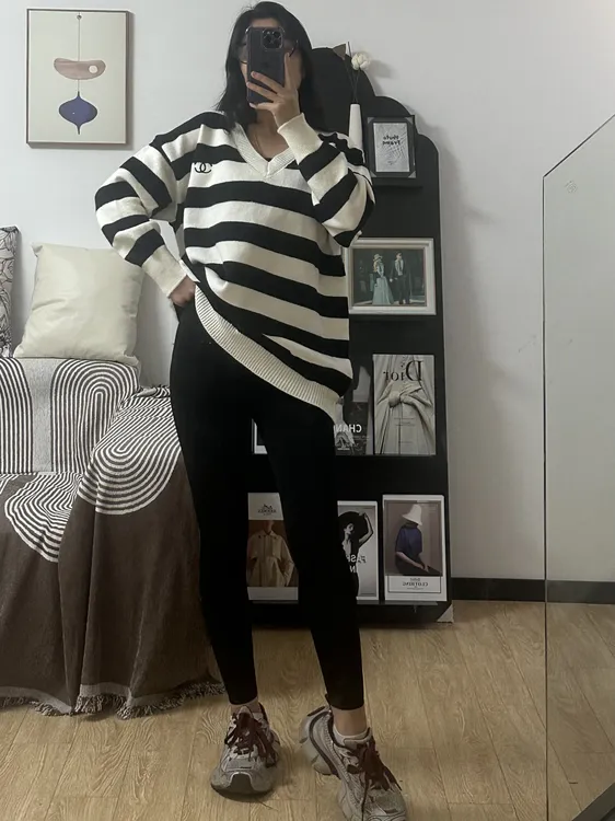 Mira黑白条纹针织V领宽松两件套毛衣~