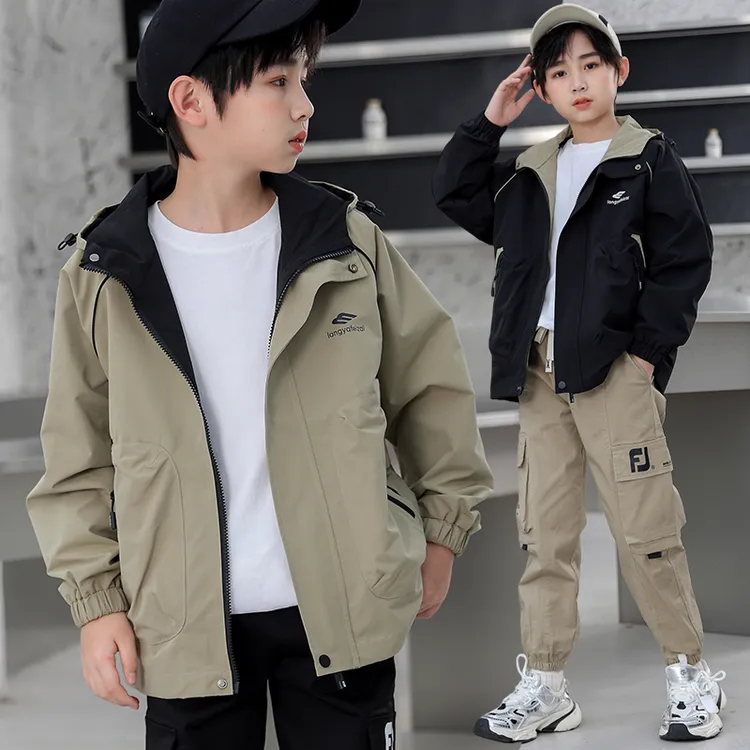 男童外套秋冬款加棉儿童新款炸街冲锋衣宽松连帽夹克风衣上衣潮款