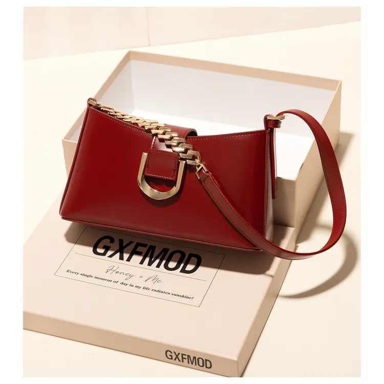 GXFMOD新款高级感牛皮腋下包女复古新娘结婚包2025单肩斜挎红色包