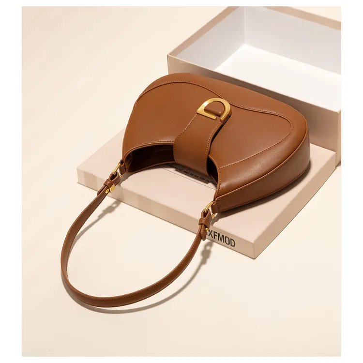 GXFMOD小众设计时尚腋下通勤女包2025春夏新款复古单肩斜挎法棍包