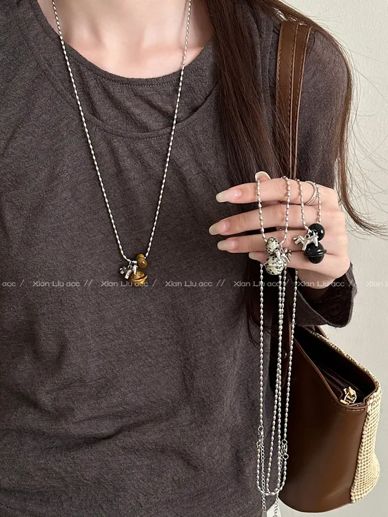 铜合金项链 小马吊坠项链女小众设计简约毛衣链气质百搭秋冬配饰