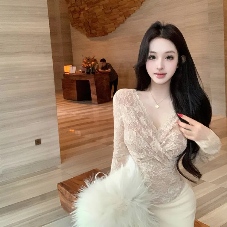 交叉V领可外穿蕾丝衫女纯欲修身显瘦内搭打底衫洋气高贵纯欲上衣