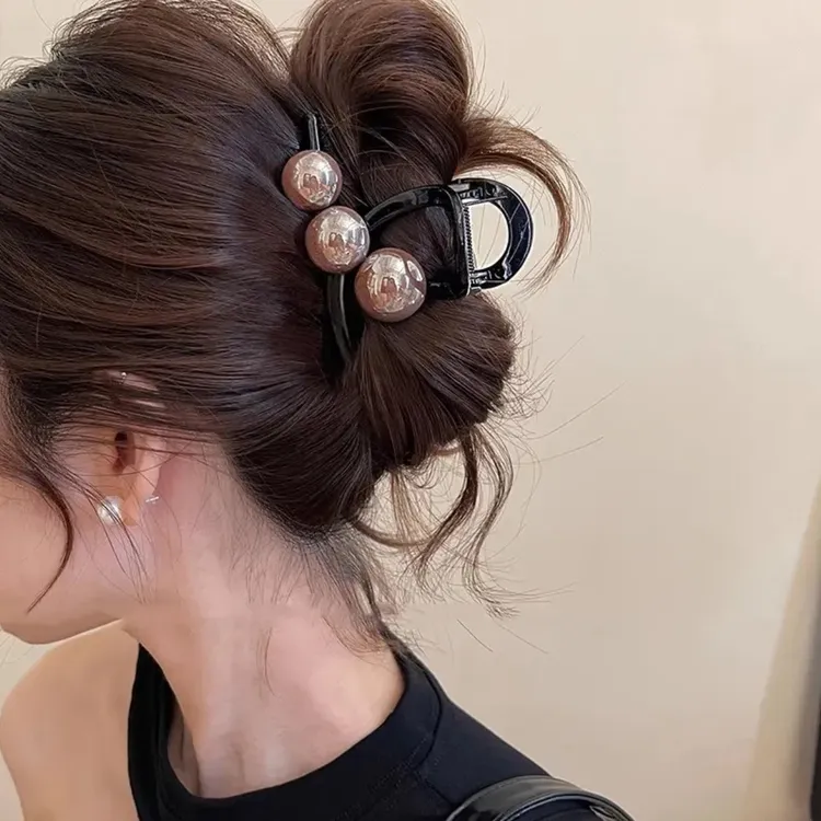 韩系百搭珠珠抓夹女2025新款发量少盘发鲨鱼夹子气质头饰发夹后