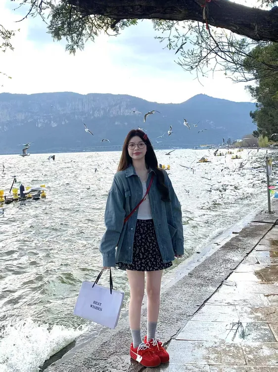 新款设计感半身裙女款韩版春夏季2025气质高腰显瘦a字短裙子