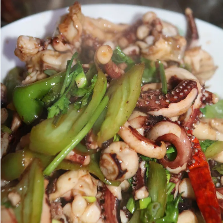 速冻鱿鱼头须脖脆嫩爽口适合烧烤火锅的海鲜食材京东顺丰包邮