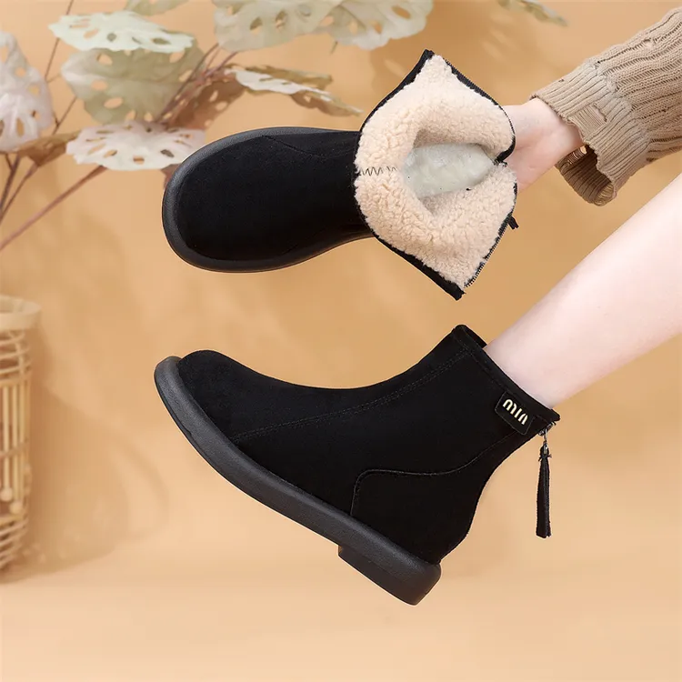 复古雪地靴女款2025年冬季新款时尚百搭加绒加厚保暖舒适平底短靴