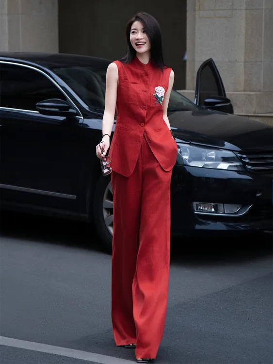 2025新款又a又飒御姐两件套大方得体穿搭高级感红色马甲套装裤女