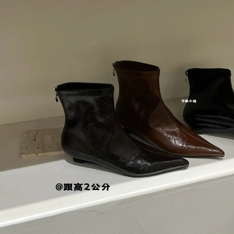 2025秋冬新款小众设计感坡跟时装靴气质尖头时尚百搭后拉链短靴