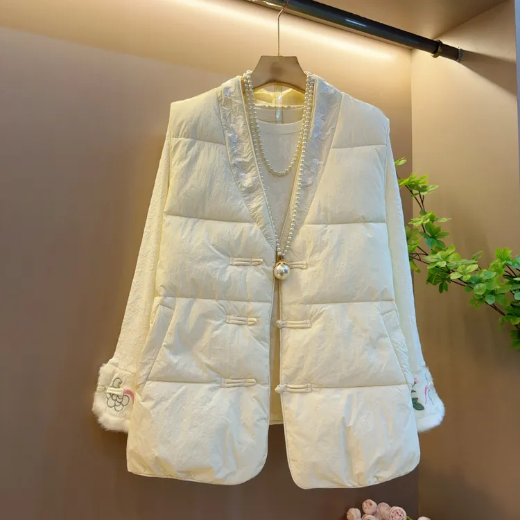 新款中国风刺绣盘扣设计马甲两件套（衣长69左右）