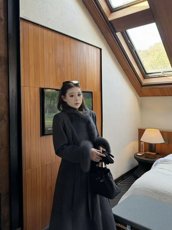 琪琪怪怪大码女装【里约艺术】拼接狐狸毛领羽绒毛呢外套C18324QTQ