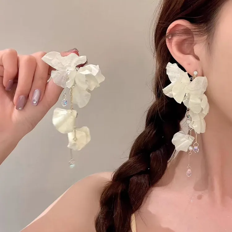 茉莉清香~夏日白色花朵流苏耳环2025新款夸张海边度假风耳饰拍照