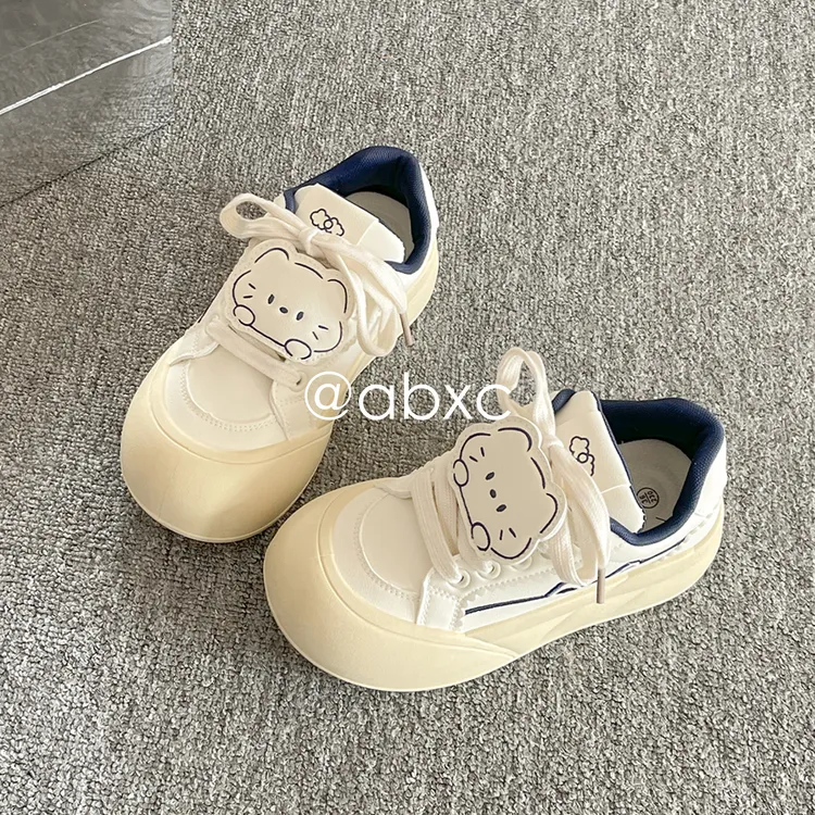 韩版厚底小白鞋女鞋秋季新款2025爆款可爱小众板鞋百搭休闲面包鞋