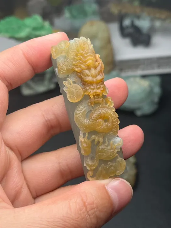 精品毛货翡翠如有龙助，节节高升