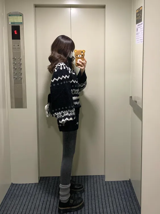 复古费尔岛休闲减龄针织套装高领长袖毛衣外套短裤秋季新款两件套