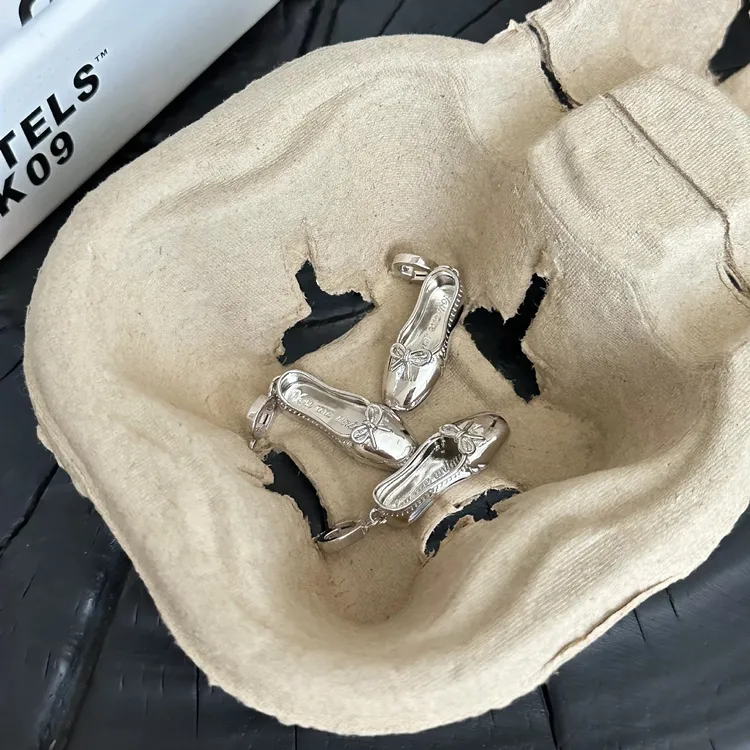 通体纯银韩国风时尚简约百搭气质女芭蕾舞鞋吊坠扣子可开饰品首饰