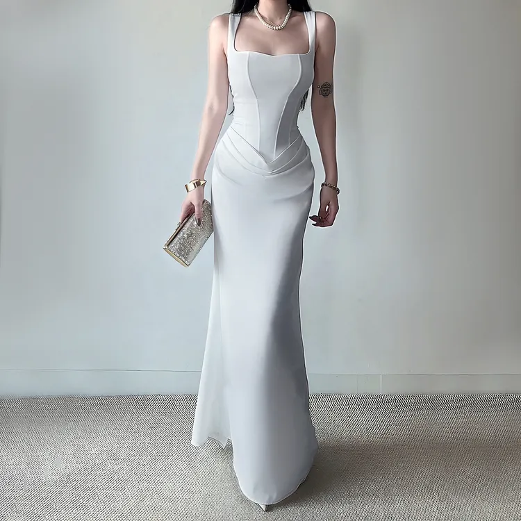 GirlsAt18 法式方领气质名媛礼服连衣裙辣妹鱼骨绑带收腰包臀长裙