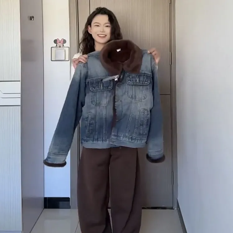 冬日氛围感穿搭加绒加厚牛仔外套2025秋冬季新款渐变洗水夹克上衣